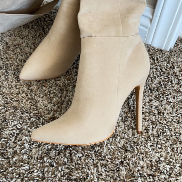 Shoe Republic LA Tan Heeled Boots - Picture 2 of 4